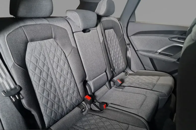 Audi Q5 din 2025 cu 9.400 km - oferta AUD224757 - foto 8