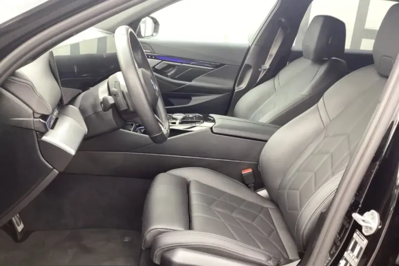 BMW 520 (Seria 5) din 2025 cu 10.987 km - oferta BMW224759 - foto 6