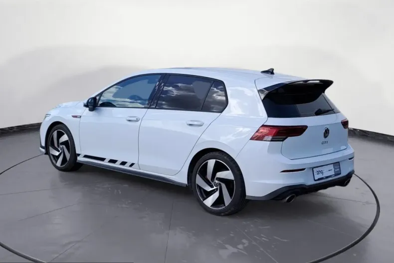 Volkswagen Golf din 2024 cu 47.215 km - oferta VOL224768 - foto 4
