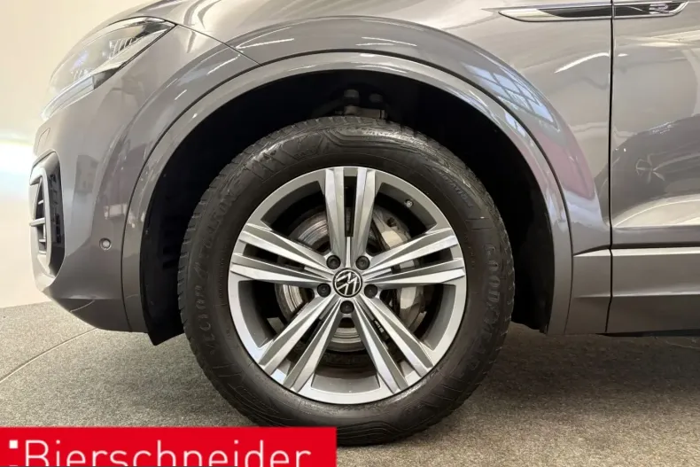 Volkswagen Touareg din 2023 cu 64.595 km - oferta VOL224769 - foto 4