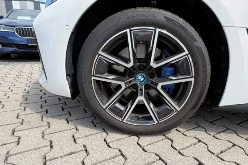 BMW i4 (Seria 4) din 2024 cu 46.638 km - oferta BMW224773 - foto 4