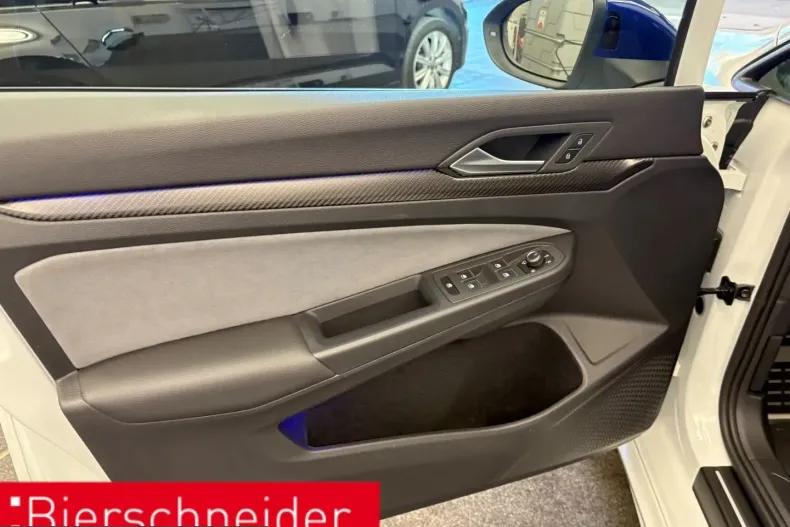 Volkswagen Golf din 2023 cu 32.360 km - oferta VOL224774 - foto 21