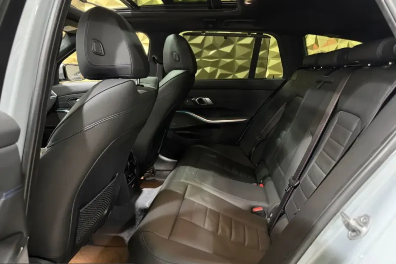BMW 330 (Seria 3) din 2022 cu 61.000 km - oferta BMW224779 - foto 46