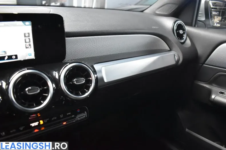 Mercedes-Benz GLB 200 (Clasa GLB) din 2022 cu 45.900 km - oferta MER224784 - foto 25