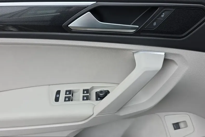 Volkswagen Tiguan din 2024 cu 42.065 km - oferta VOL224795 - foto 16