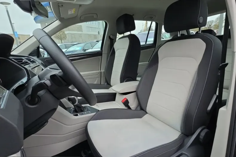 Volkswagen Tiguan din 2024 cu 42.065 km - oferta VOL224795 - foto 22