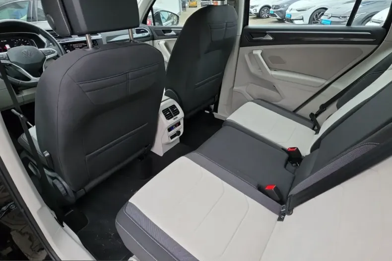 Volkswagen Tiguan din 2024 cu 42.065 km - oferta VOL224795 - foto 23