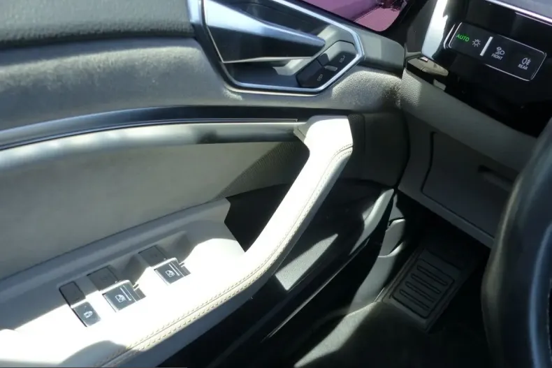 Audi e-tron din 2022 cu 61.150 km - oferta AUD224800 - foto 13