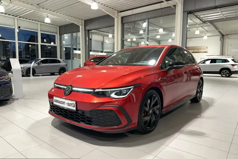 Volkswagen Golf din 2023 cu 32.890 km - oferta VOL224802 - foto 1