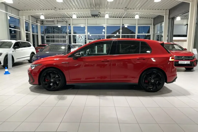 Volkswagen Golf din 2023 cu 32.890 km - oferta VOL224802 - foto 2