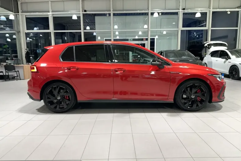 Volkswagen Golf din 2023 cu 32.890 km - oferta VOL224802 - foto 5