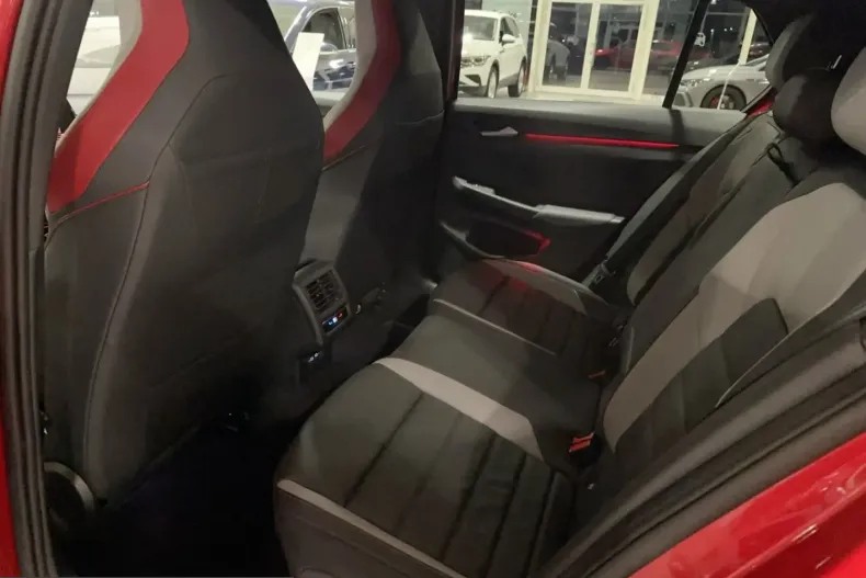 Volkswagen Golf din 2023 cu 32.890 km - oferta VOL224802 - foto 11