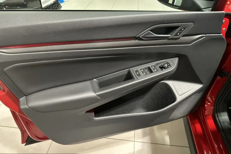 Volkswagen Golf din 2023 cu 32.890 km - oferta VOL224802 - foto 16