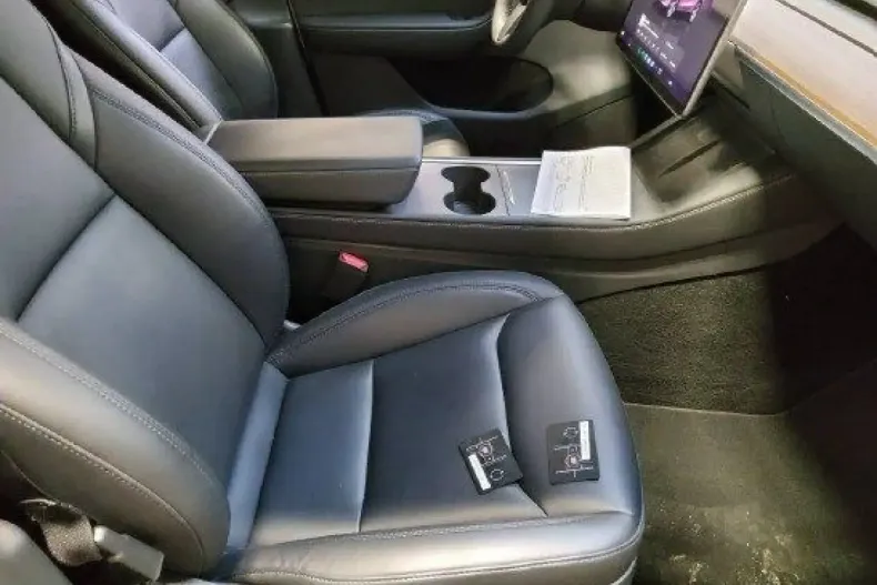 Tesla Model Y din 2023 cu 63.056 km - oferta TES224809 - foto 3