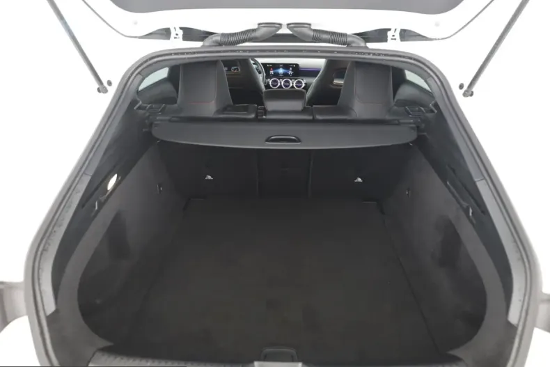 Mercedes-Benz CLA 200 (Clasa CLA) din 2023 cu 22.900 km - oferta MER224830 - foto 16