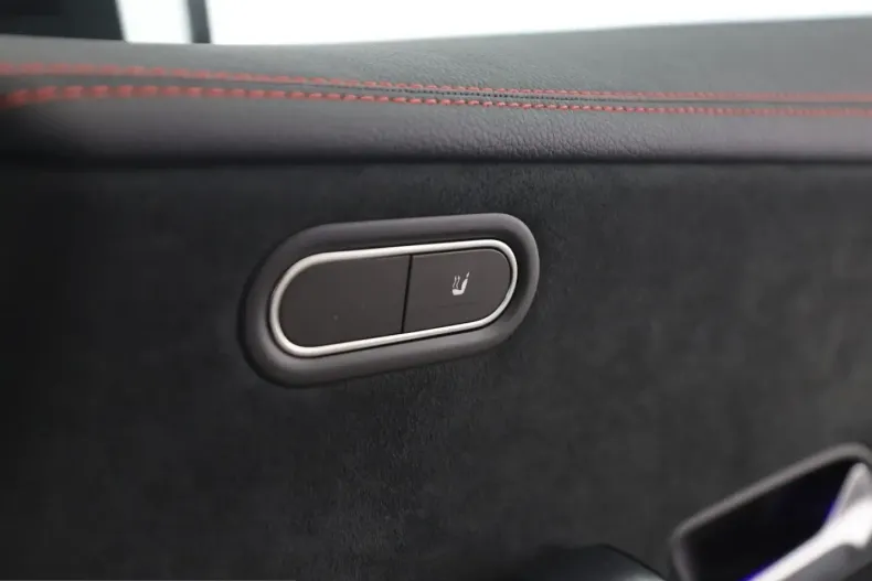 Mercedes-Benz CLA 200 (Clasa CLA) din 2023 cu 22.900 km - oferta MER224830 - foto 19