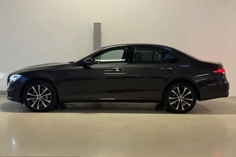 Mercedes-Benz E 300 (Clasa E) din 2022 cu 60.868 km - oferta MER224853 - foto 5