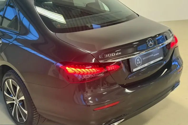 Mercedes-Benz E 300 (Clasa E) din 2022 cu 60.868 km - oferta MER224853 - foto 10