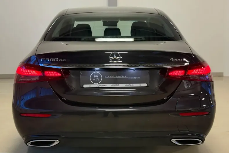 Mercedes-Benz E 300 (Clasa E) din 2022 cu 60.868 km - oferta MER224853 - foto 11