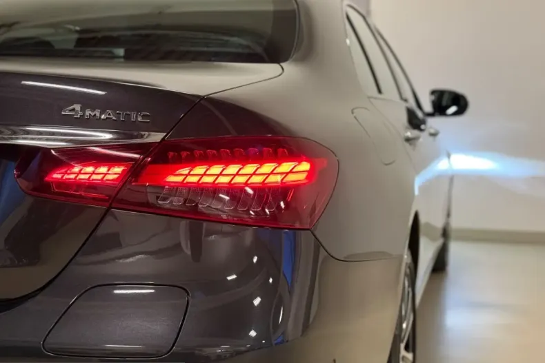 Mercedes-Benz E 300 (Clasa E) din 2022 cu 60.868 km - oferta MER224853 - foto 15