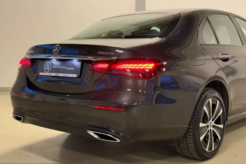 Mercedes-Benz E 300 (Clasa E) din 2022 cu 60.868 km - oferta MER224853 - foto 17
