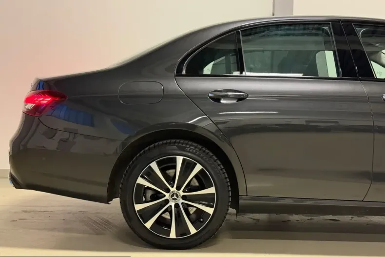 Mercedes-Benz E 300 (Clasa E) din 2022 cu 60.868 km - oferta MER224853 - foto 20