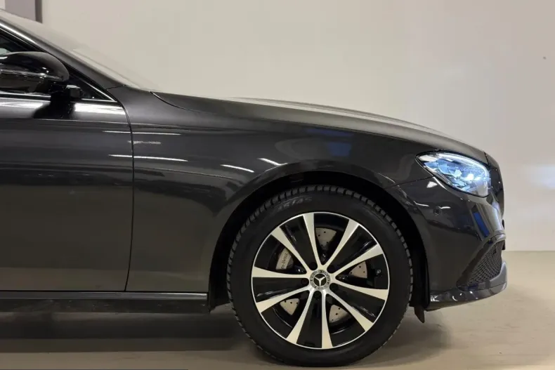 Mercedes-Benz E 300 (Clasa E) din 2022 cu 60.868 km - oferta MER224853 - foto 21