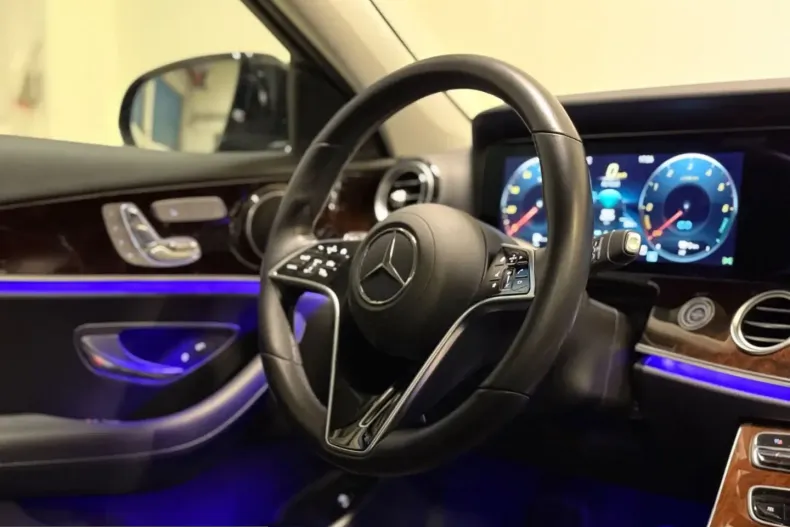 Mercedes-Benz E 300 (Clasa E) din 2022 cu 60.868 km - oferta MER224853 - foto 26