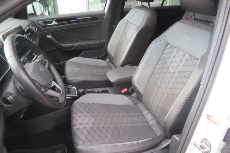 Volkswagen T-Roc din 2024 cu 73.650 km - oferta VOL224854 - foto 8