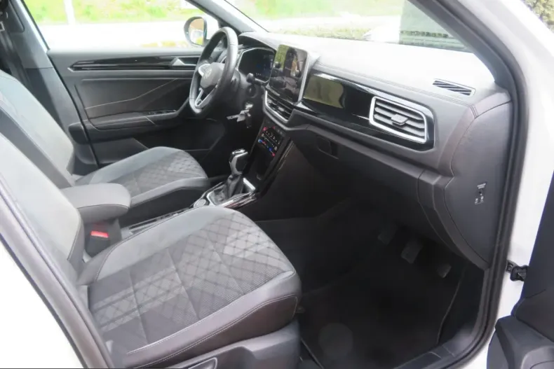 Volkswagen T-Roc din 2024 cu 73.650 km - oferta VOL224854 - foto 15
