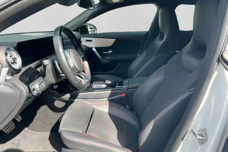 Mercedes-Benz CLA 200 (Clasa CLA) din 2022 cu 45.255 km - oferta MER224856 - foto 10
