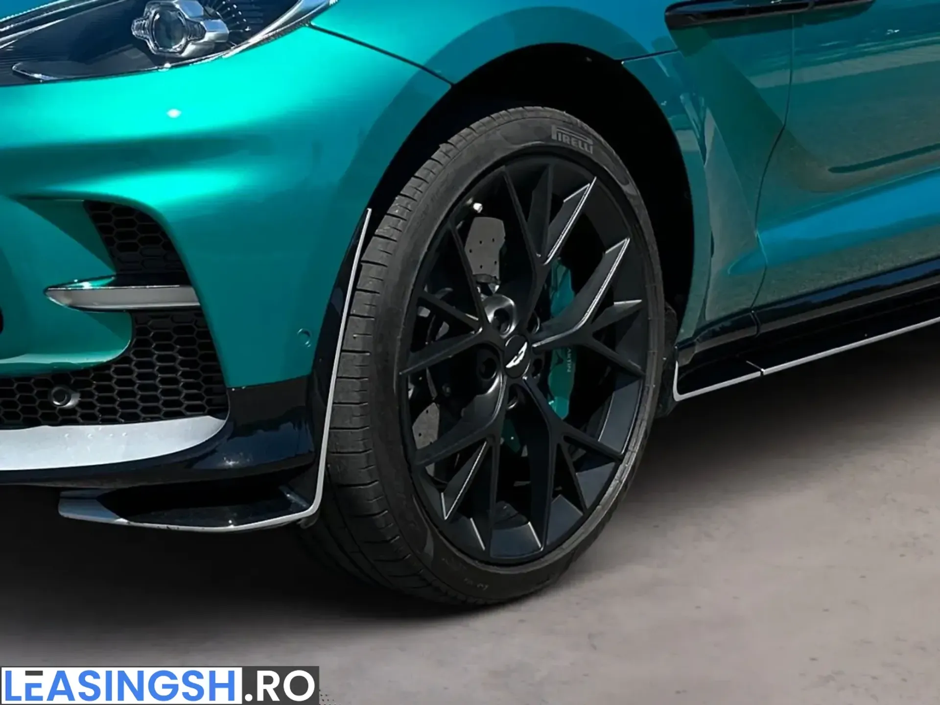 Aston Martin DBX 2025 - 28.100 km - 233.797 EUR - LeasingSH.ro