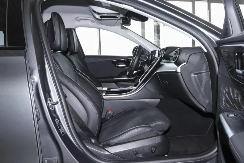 Mercedes-Benz C 180 (Clasa C) din 2023 cu 31.023 km - oferta MER224865 - foto 6