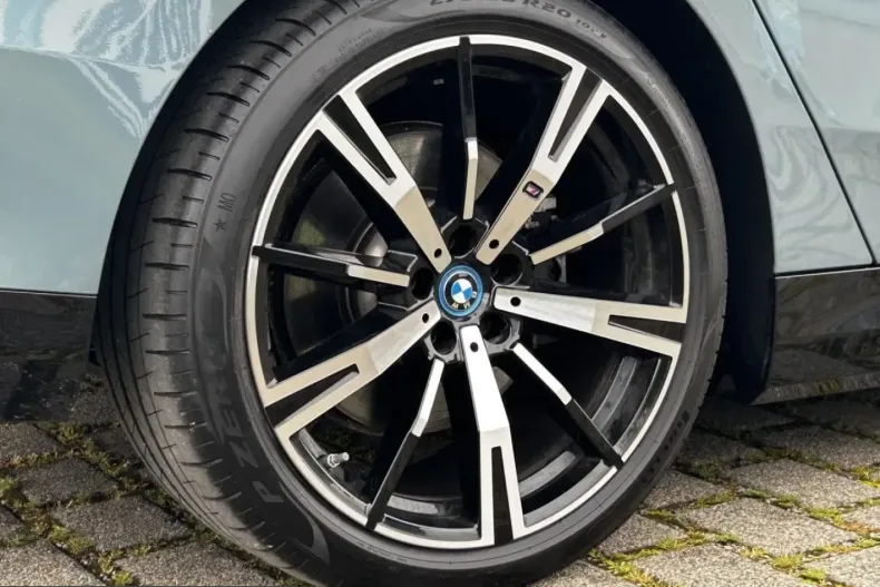 BMW 550 (Seria 5) din 2024 cu 21.265 km - oferta BMW224870 - foto 7
