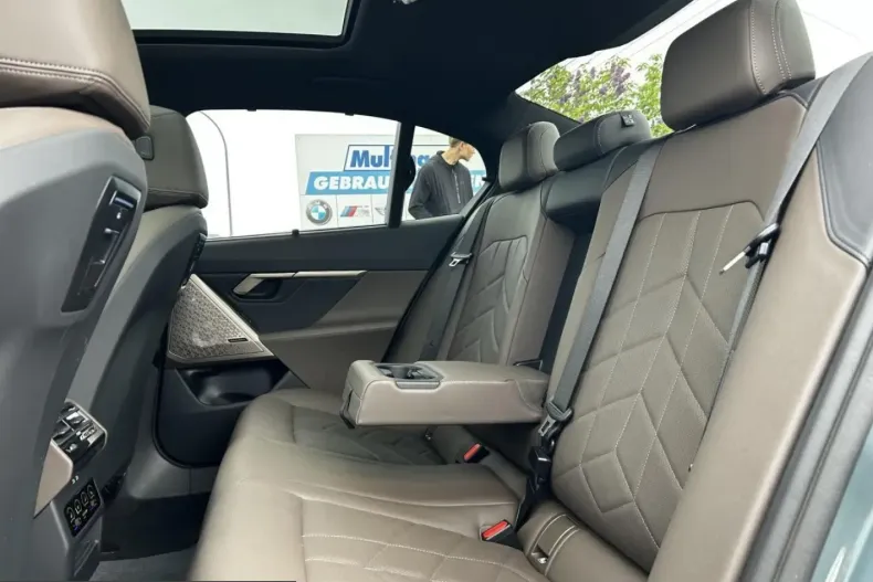 BMW 550 (Seria 5) din 2024 cu 21.265 km - oferta BMW224870 - foto 19