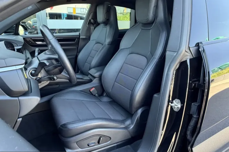 Porsche Macan din 2025 cu 22.000 km - oferta POR224880 - foto 6