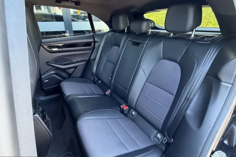 Porsche Macan din 2025 cu 22.000 km - oferta POR224880 - foto 11