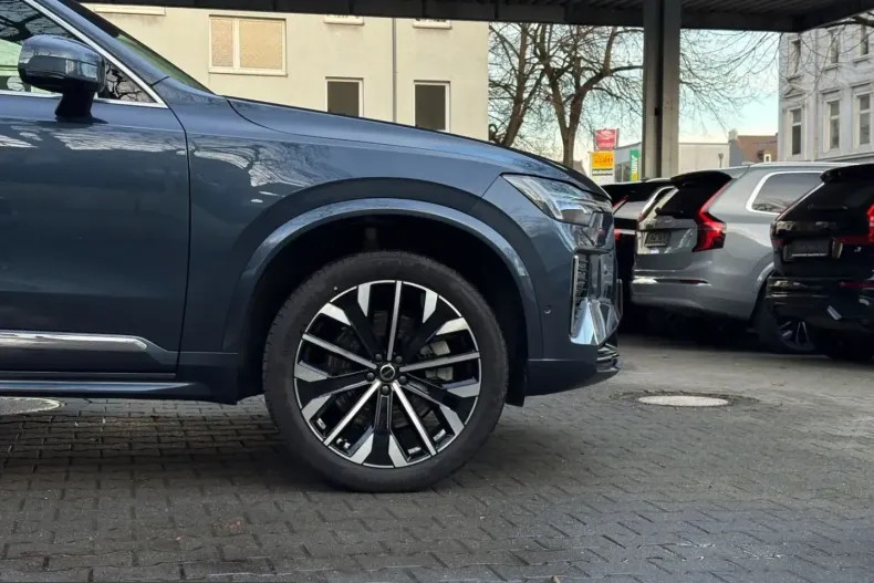 Volvo XC90 din 2025 cu 5.462 km - oferta VOL224894 - foto 9