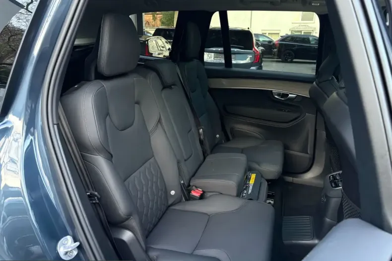 Volvo XC90 din 2025 cu 5.462 km - oferta VOL224894 - foto 12