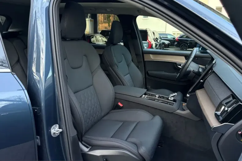Volvo XC90 din 2025 cu 5.462 km - oferta VOL224894 - foto 13