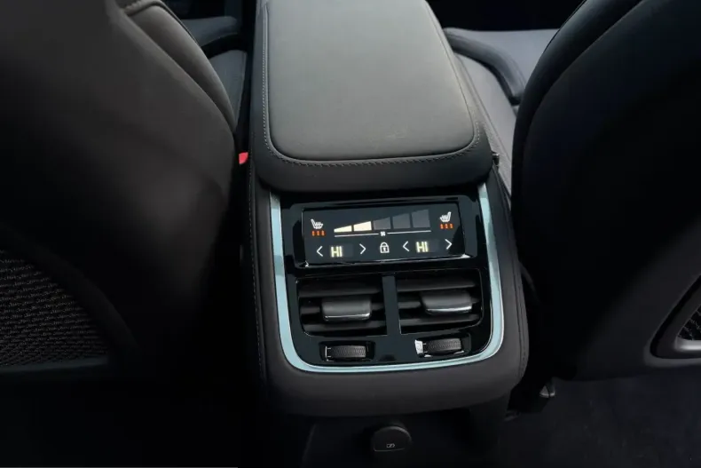 Volvo XC90 din 2025 cu 5.462 km - oferta VOL224894 - foto 14
