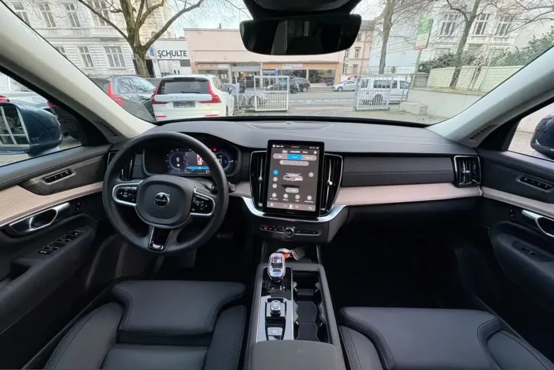Volvo XC90 din 2025 cu 5.462 km - oferta VOL224894 - foto 15