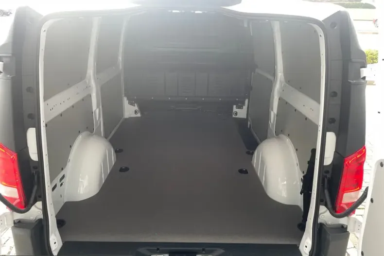 Mercedes-Benz Vito din 2023 cu 27.030 km - oferta MER224896 - foto 6
