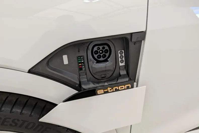 Audi e-tron din 2022 cu 66.890 km - oferta AUD224905 - foto 12