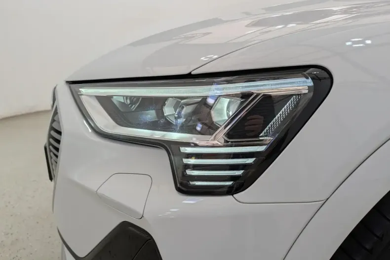 Audi e-tron din 2022 cu 66.890 km - oferta AUD224905 - foto 21