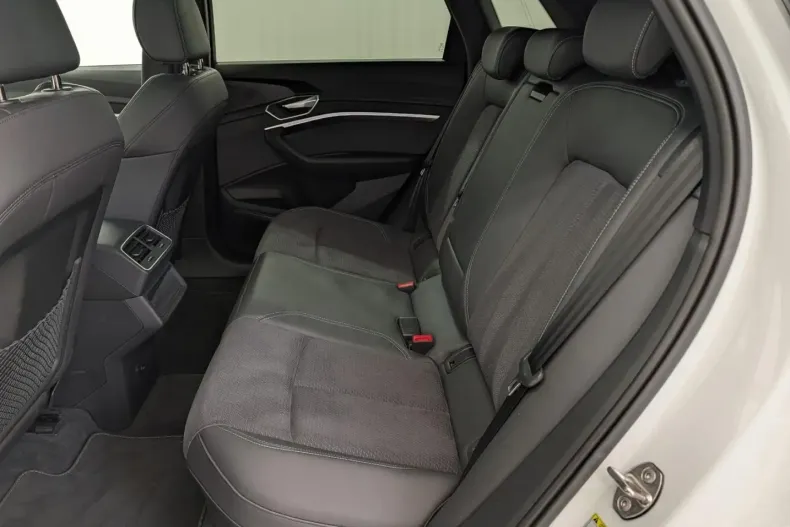 Audi e-tron din 2022 cu 66.890 km - oferta AUD224905 - foto 34