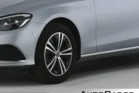 Mercedes-Benz E 220 (Clasa E) din 2022 cu 60.920 km - oferta MER224907 - foto 3