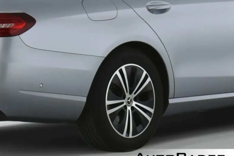 Mercedes-Benz E 220 (Clasa E) din 2022 cu 60.920 km - oferta MER224907 - foto 4