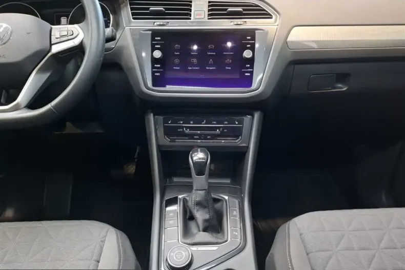 Volkswagen Tiguan din 2023 cu 33.996 km - oferta VOL224909 - foto 13