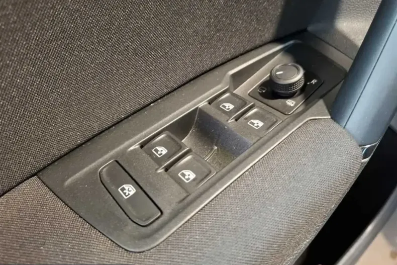 Volkswagen Tiguan din 2023 cu 33.996 km - oferta VOL224909 - foto 16
